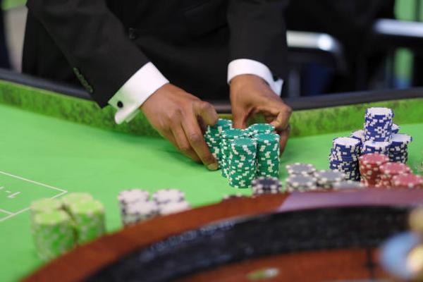 Enjoy Poker Tournaments and Digital Blackjack Challenges Through คาลิโน